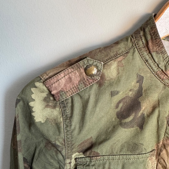 GUESS Women's Long Sleeve Army Floral Camo Lightweight‎ Jacket Green X-Small - Picture 4 of 14